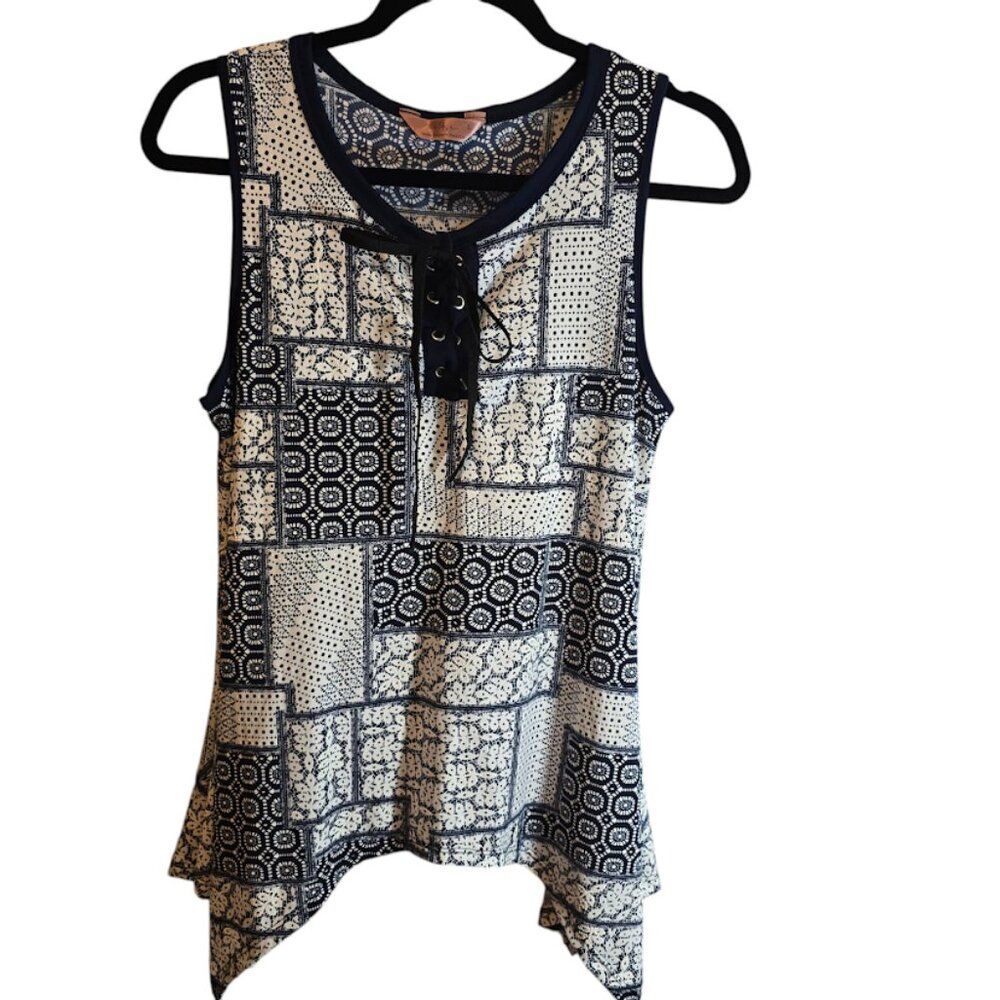 SJS NAVY BLUE WHITE SLEEVELESS TOP SIZE LARGE GEOMETRIC DESIGN FRONT TIE